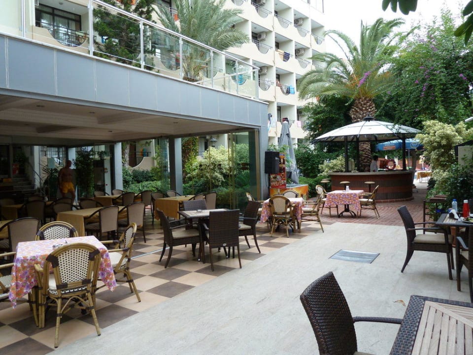 Poolbar Gardenia Hotel