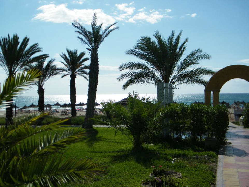 Weg zum Strand Dar Khayam