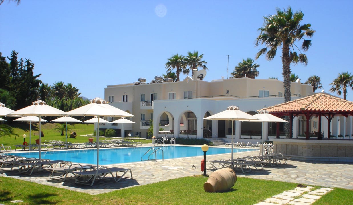 Pool Andromeda Apartments Hotel