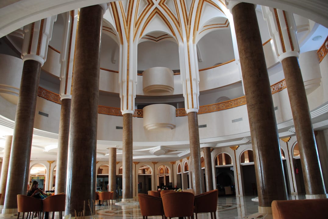 Lobby Royal Tulip Taj Sultan