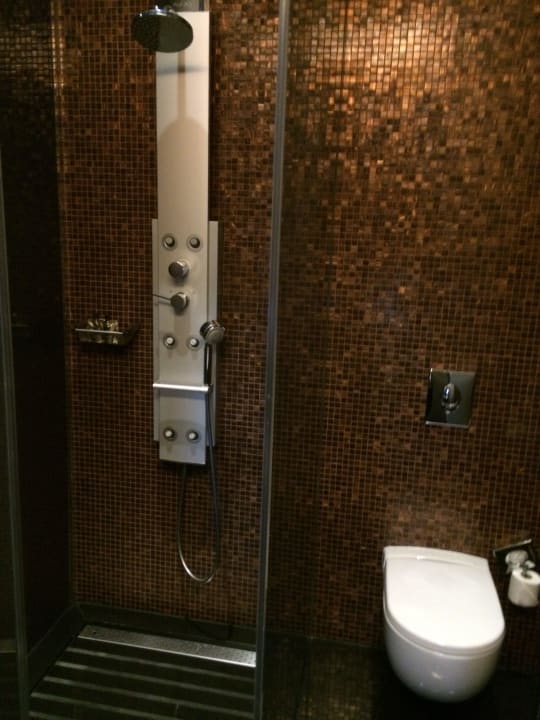 Dusche & WC Hotel Eurostars Madrid Tower