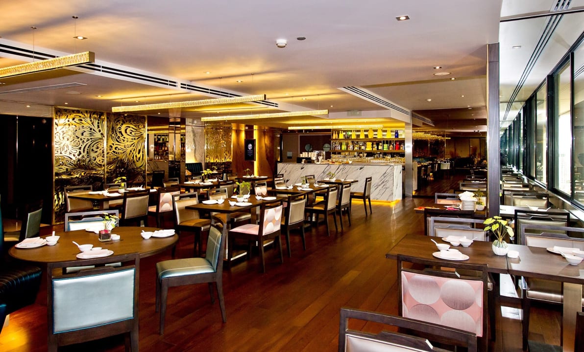 Restaurant Emporium Suites by Chatrium