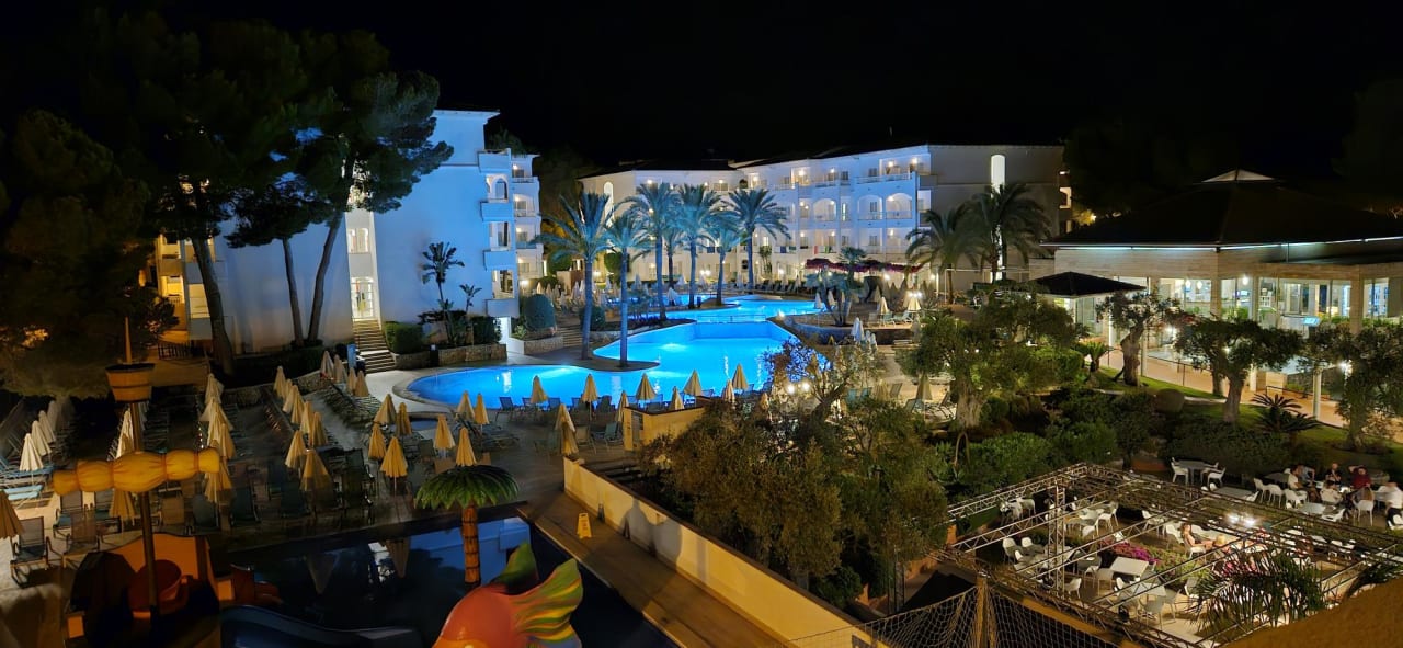 Pool Green Garden Aparthotel