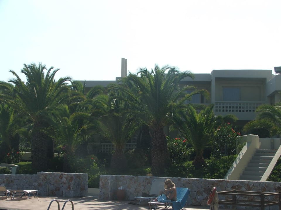 Pawilony przy basenie Giannoulis Santa Marina Beach