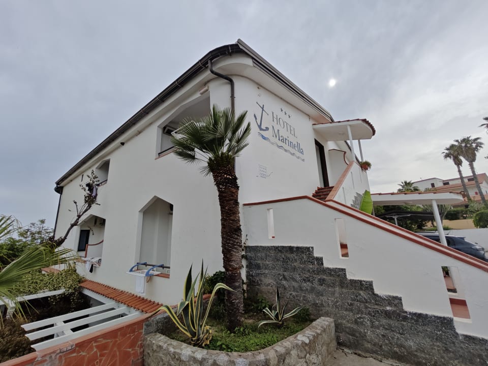Außenansicht Hotel Marinella