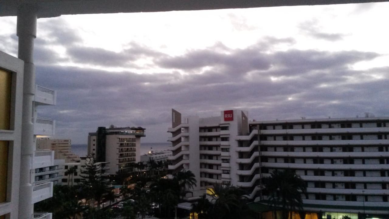 Der Ausblick aus Zimmer 814 Hotel Gold by Marina