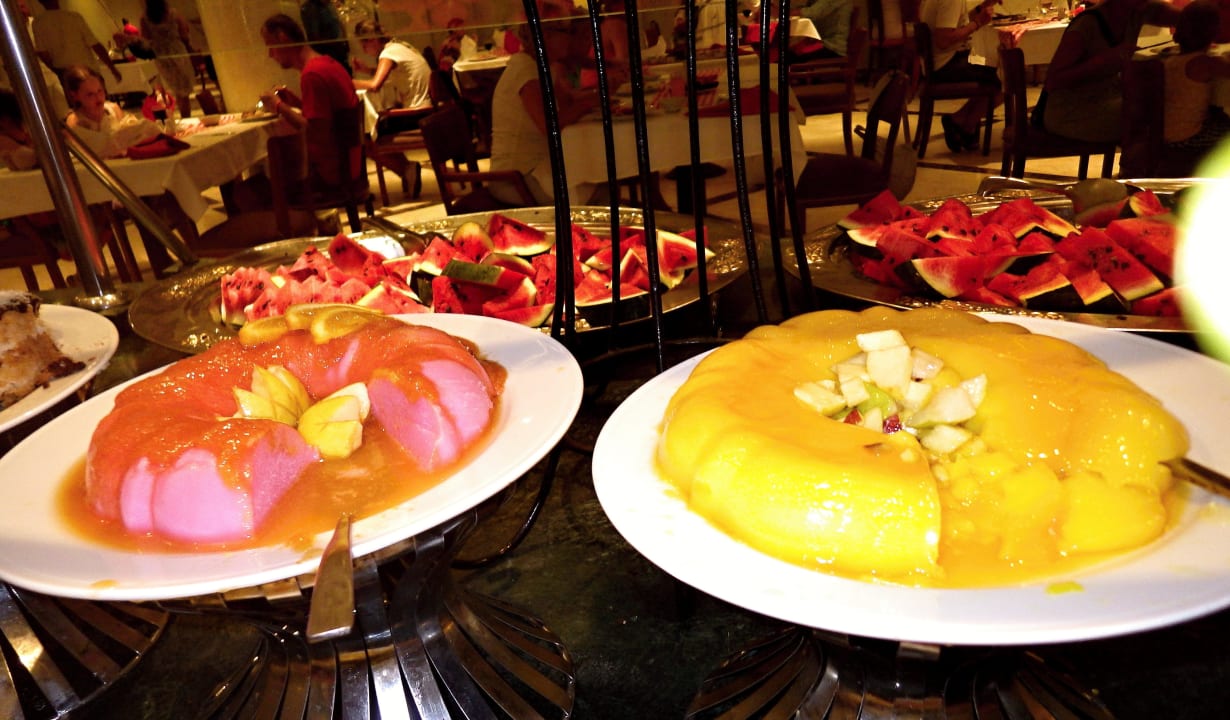 Pudingové dobroty Malikia Resort Abu Dabbab