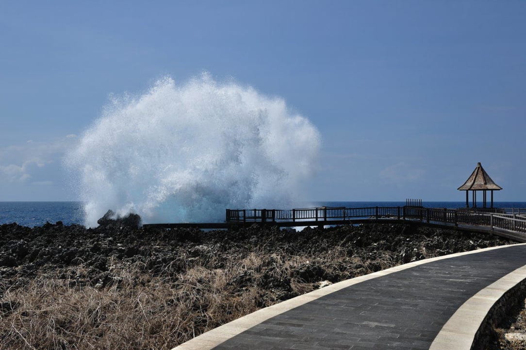 Water Blow The Laguna A Luxury Collection Resort & Spa
