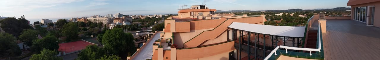 Panoramablick von der Terrasse des Fitness-Studios in der 4. Hotel Mariant Park