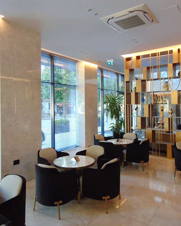 Lobby Hotel Elisa Tirana, Affiliated by Meliá