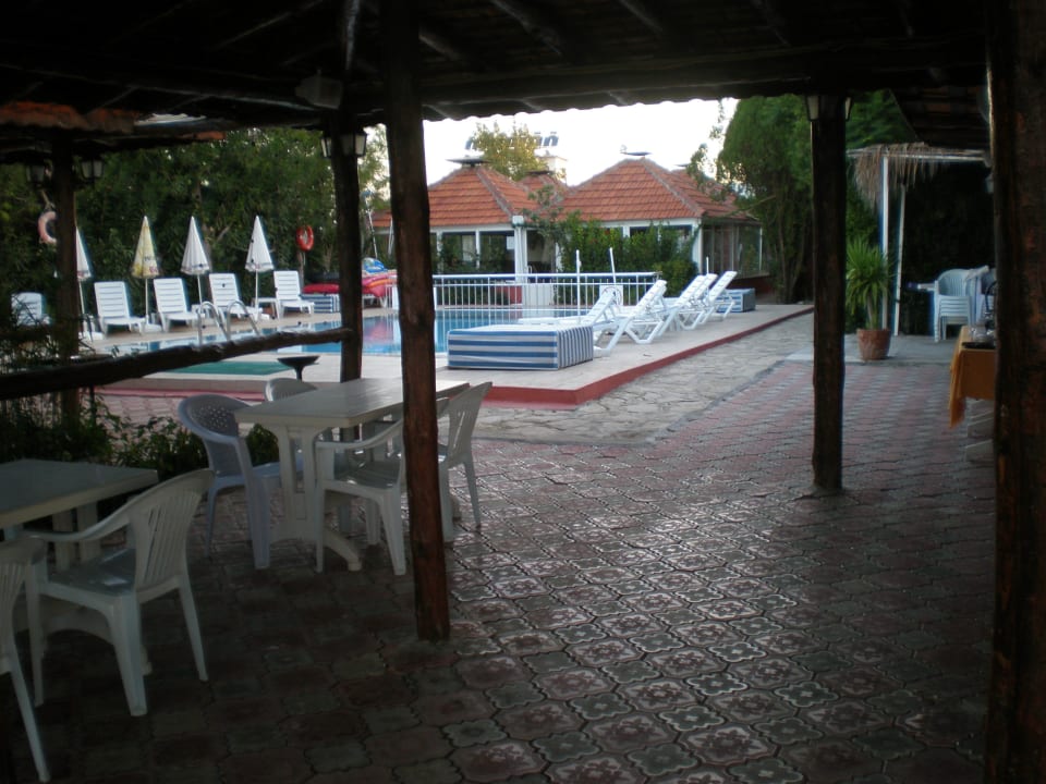 Klein, aber fein - der Pool! As Queen Beach