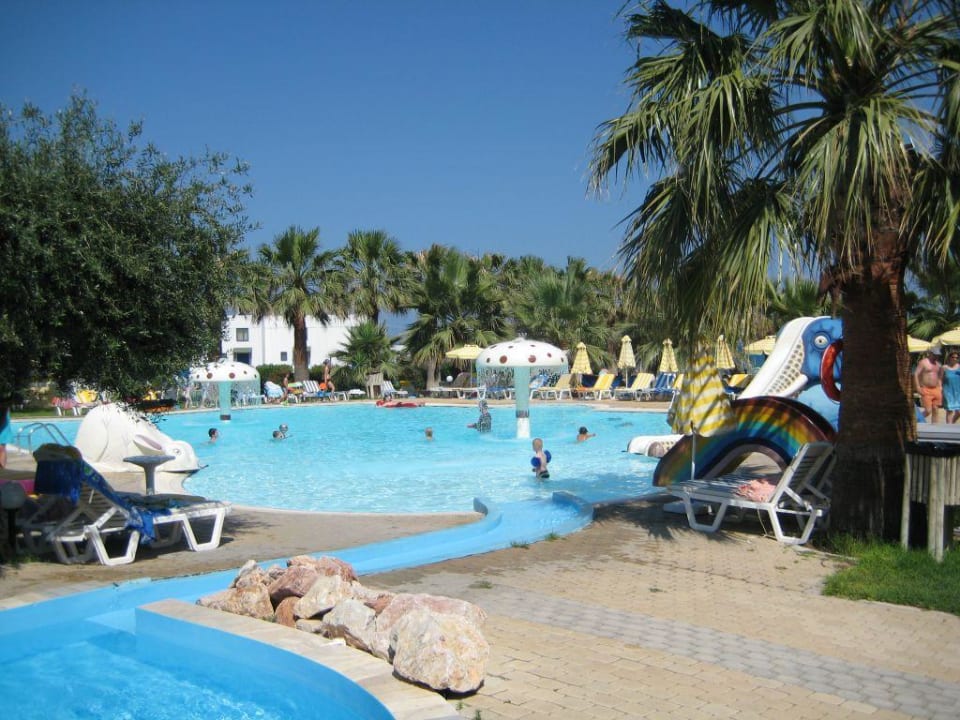 Another pool TUI KIDS CLUB Alex Beach