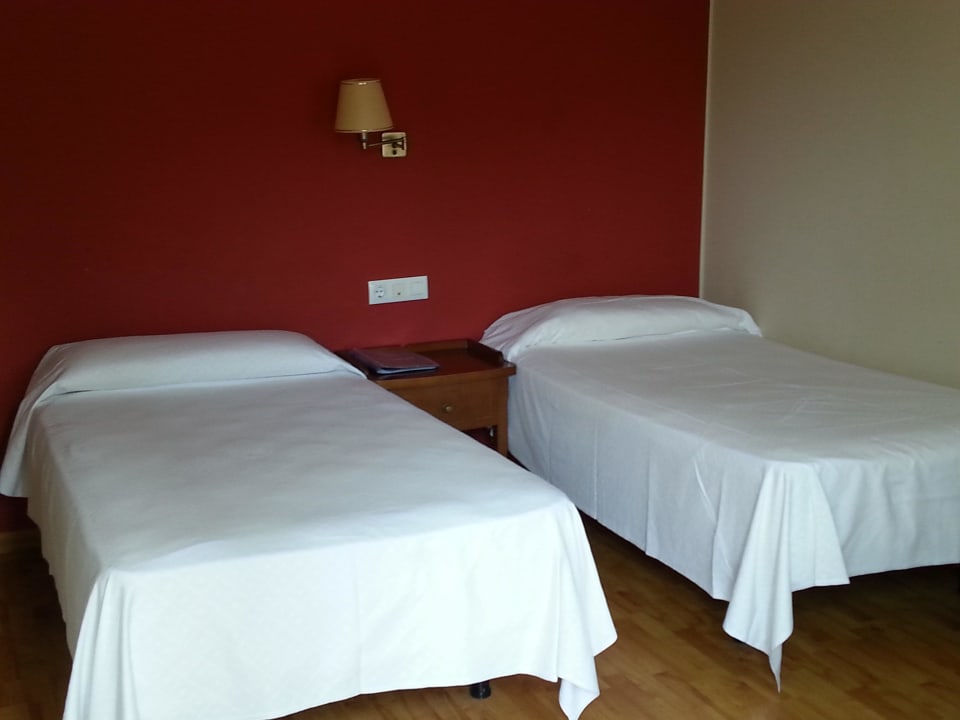 Betten im Bungalow Hotel Dunas Puerto