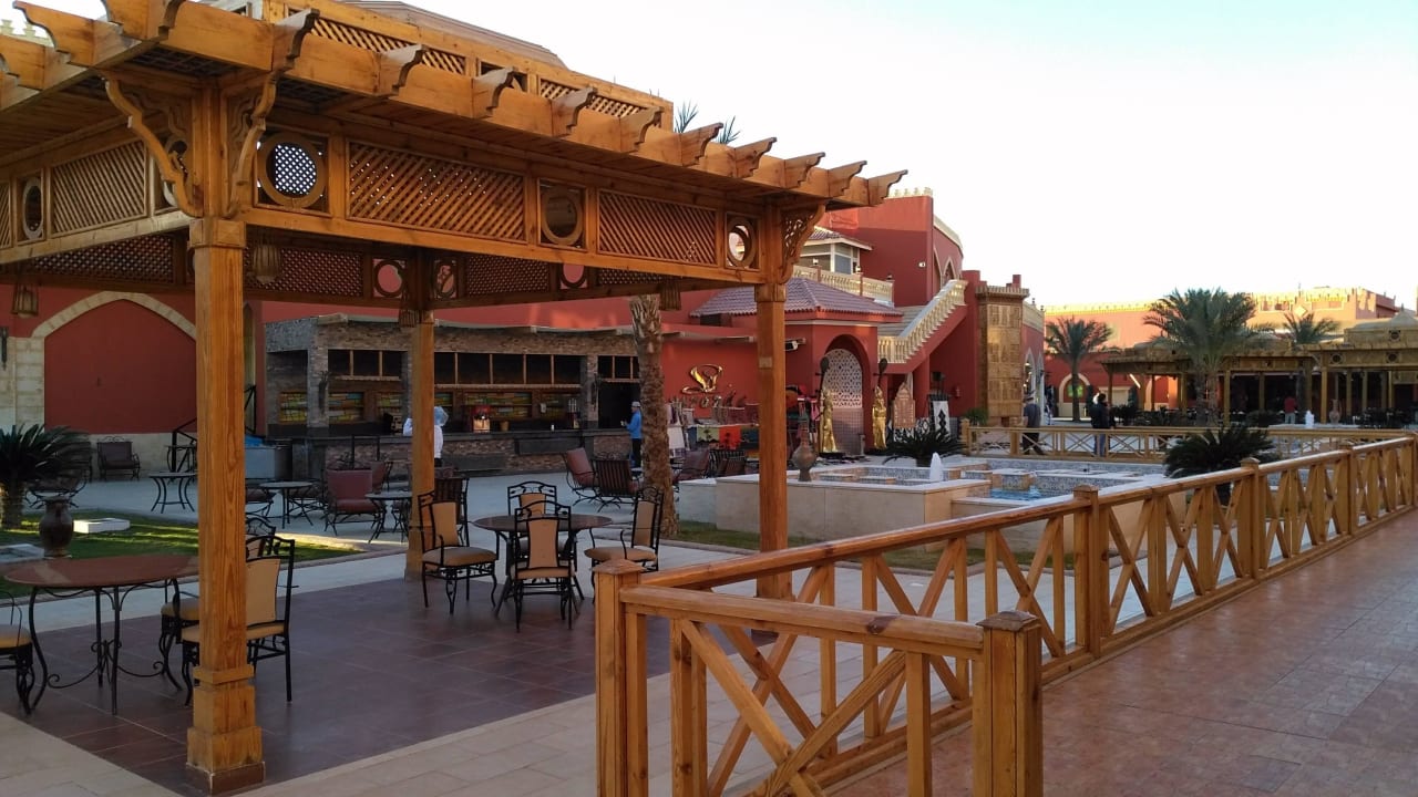 Hauptplatz Pickalbatros Alf Leila Wa Leila Resort - Neverland Hurghada