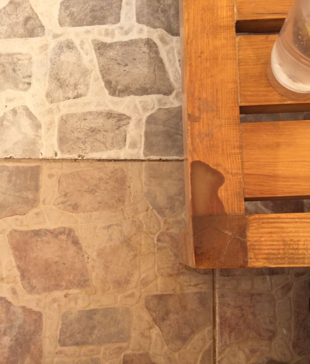 Alter Kaffefleck Desert Rose