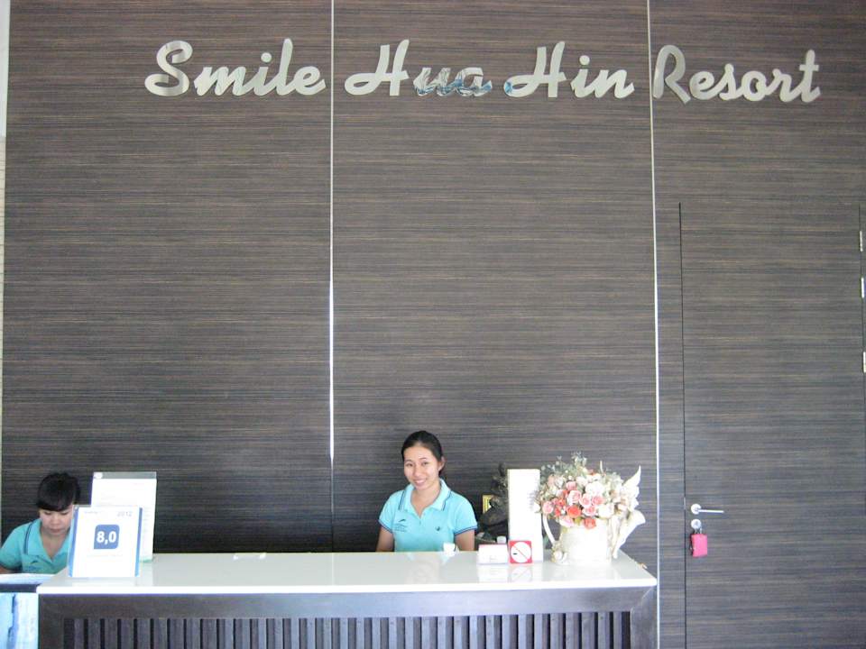 Die netten Damen an der Rezeption Hotel Smile Hua-Hin Resort