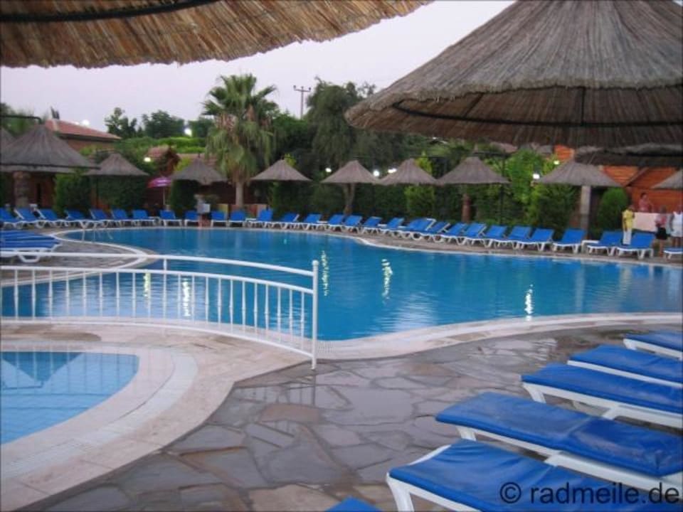 Poolblick Can Garden Beach