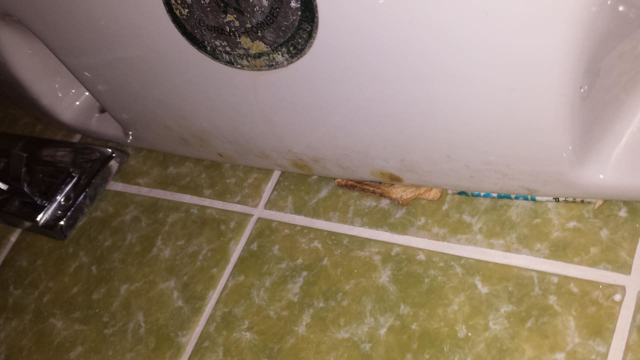 Da stellt man gern die Zahnbürsten ab Hotel Gasthof zur Eyachbrücke