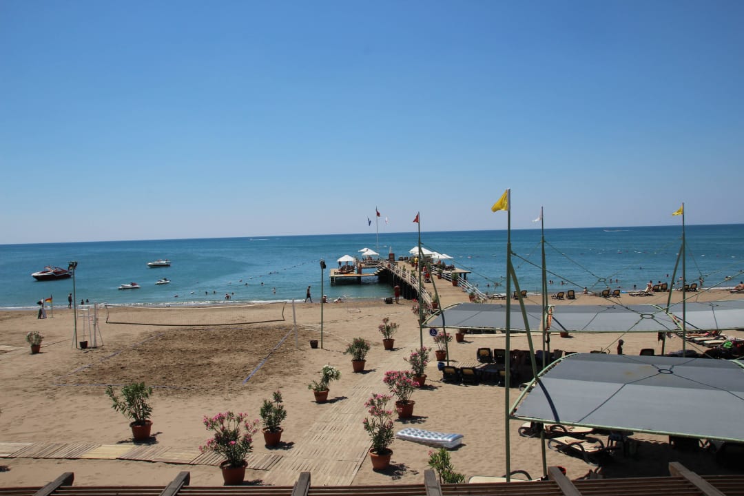 Sehr sauberer Hotelstrand Limak Lara Deluxe Hotel & Resort