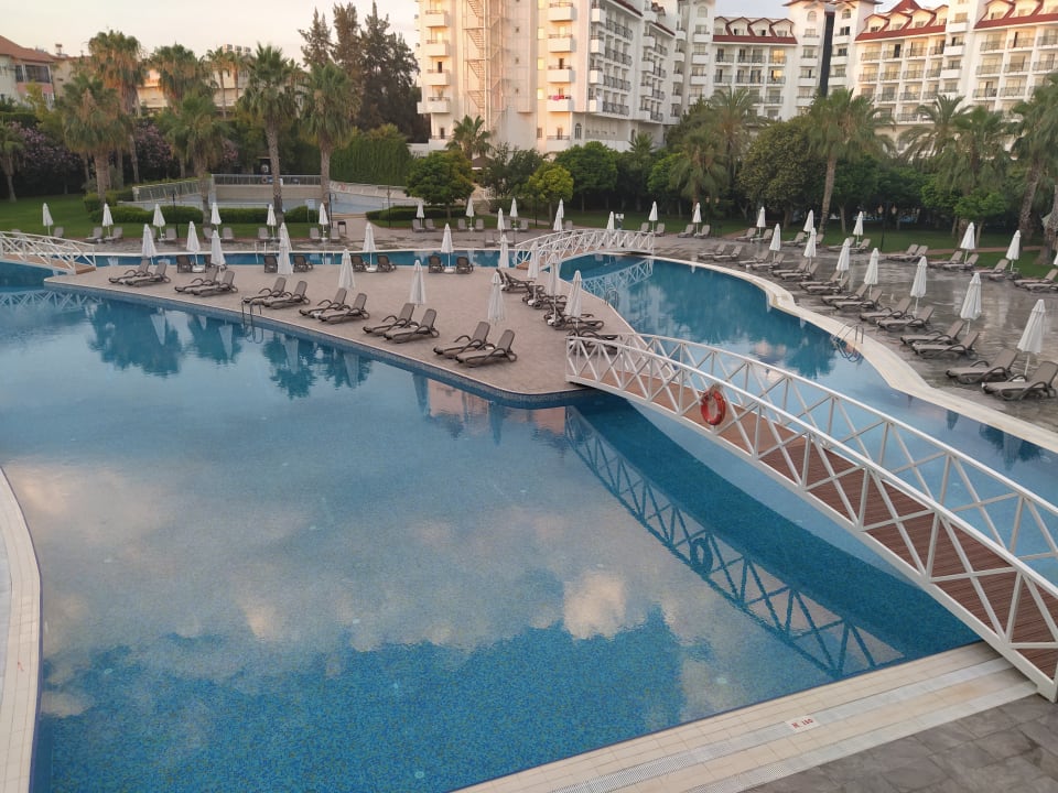Pool Side Mare Resort & Spa