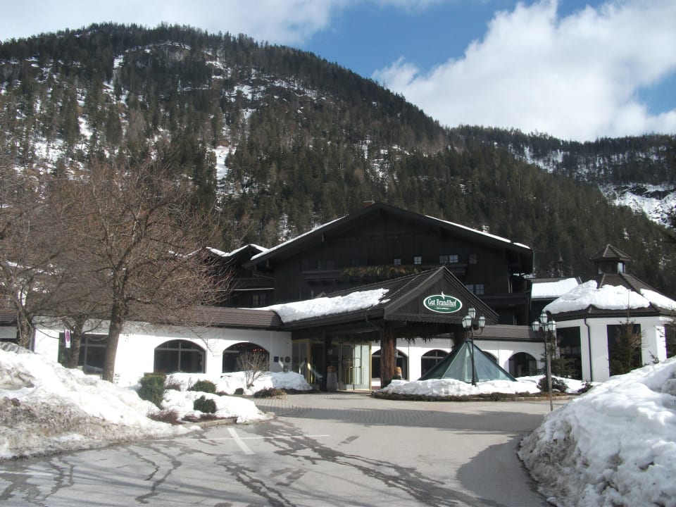 Eingangsbereich Hotel Gut Brandlhof