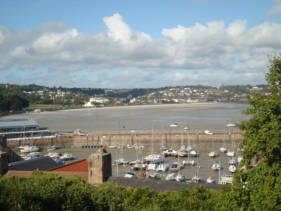 Hafen bei Ebbe Somerville Hotel