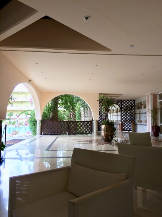 Lobby Hotel Kalithea Mare Palace