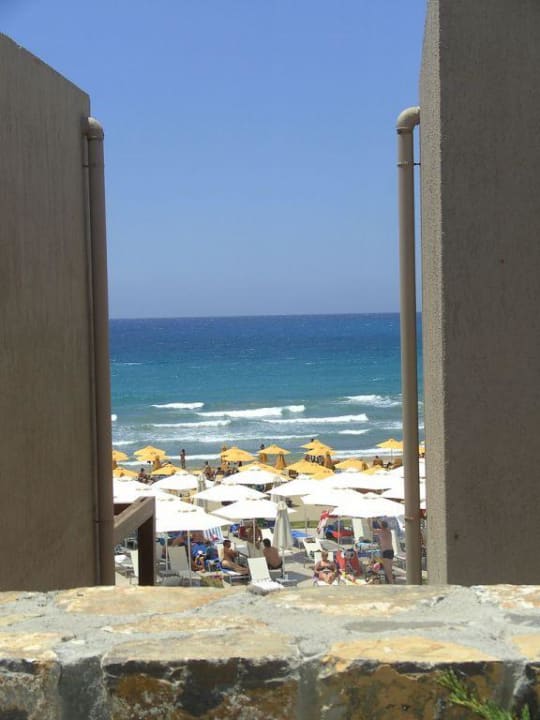 Blick durch die vordere Appartmentreihe Atlantica Mikri Poli Crete