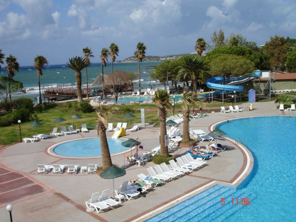 Blick über einen der Pools vom Zimmer aus Ephesia Holiday Beach Club