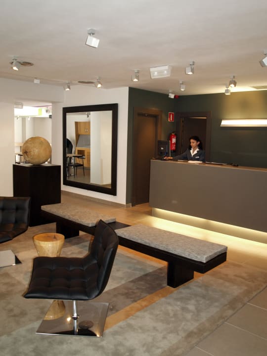 HALL Eco Alcala Suites