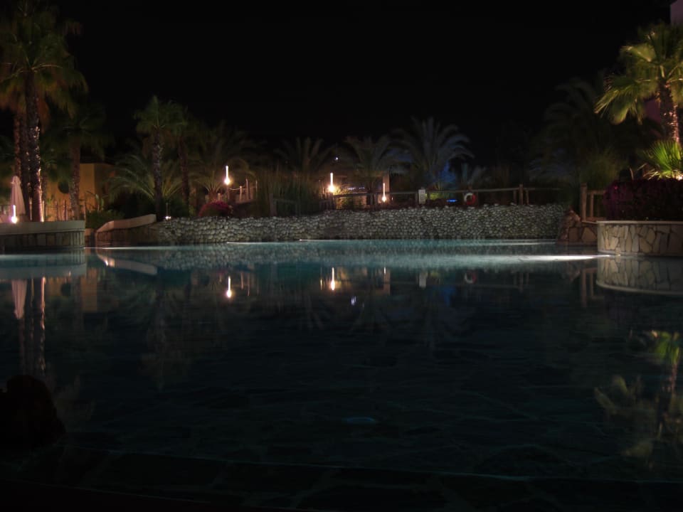 Bei Nacht Club Grand Aqua