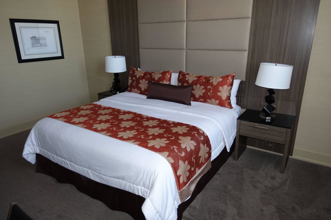 Bett Opera House Hotel