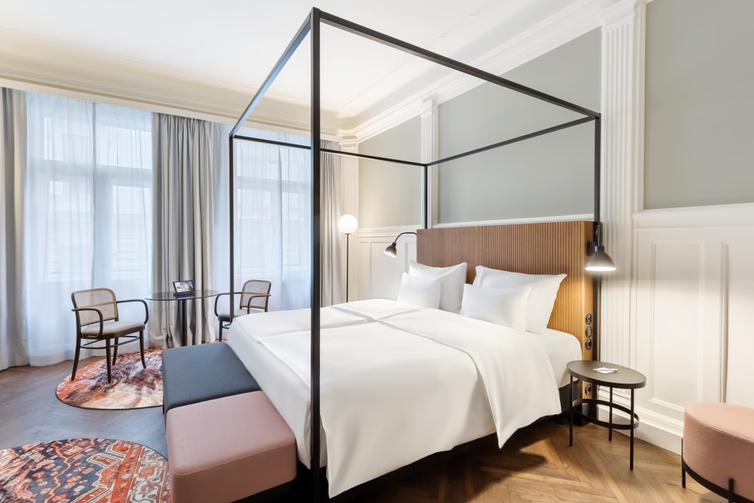 Zimmer Hotel Astoria Vienna, Curio Collection by Hilton