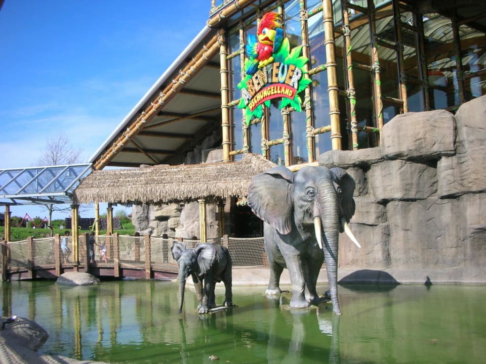 Eingang zum Dschungelland Ferienwohnungen Ferienpark Weissenhäuser Strand