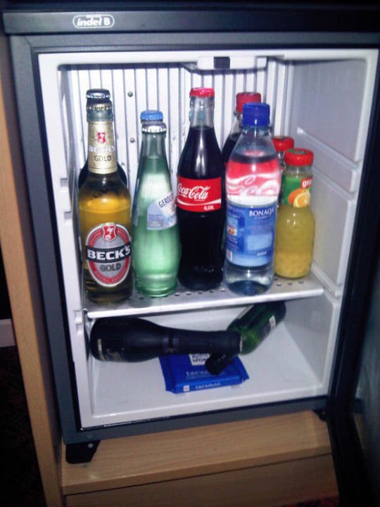 Zimmer 418 - Minibar" NH München Messe