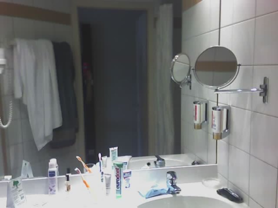 Bad Essential by Dorint Hotel Köln-Junkersdorf