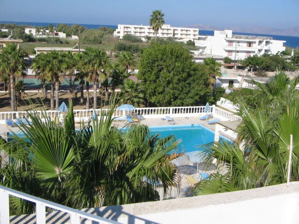 Sicht vom Balkon zum Pool Cosmopolitan Kos