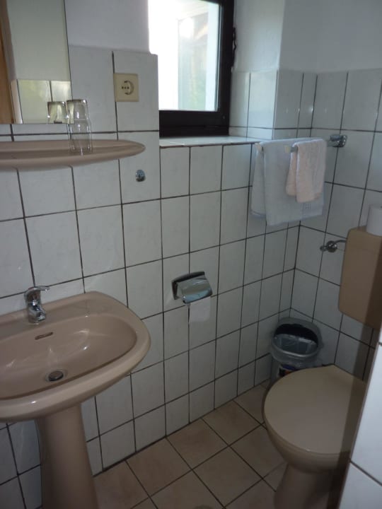 Bad-Bsp. f. anderes Zimmer Herberge in der Buttergasse