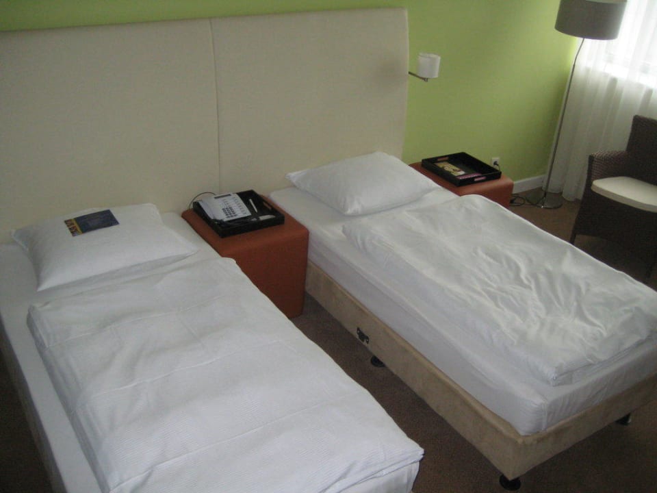 Betten im Doppelzimmer Hotel Tulip Inn Düsseldorf Arena