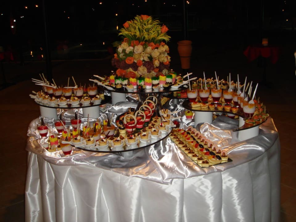 Cocktailempfang vor der Weihnachtsfeier Jaz Dar EL Madina