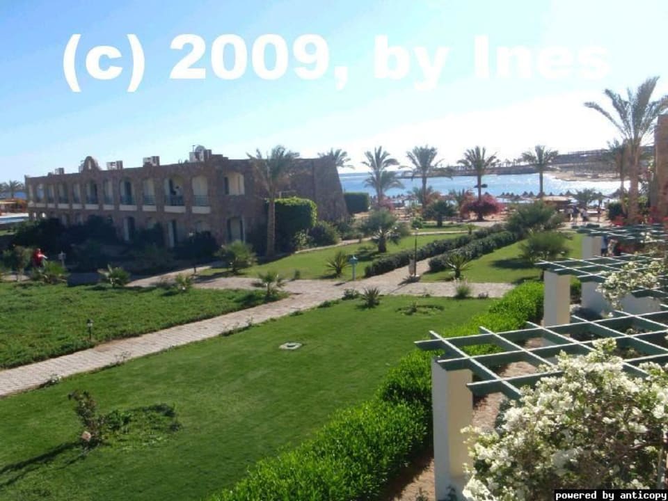 Blick vom Garden Inn zum Bay Inn Brayka Bay Resort