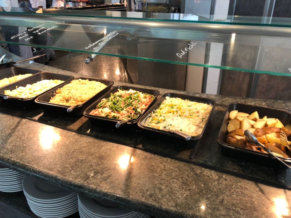 Nur ein Teil des umfangreichen Buffets allsun App.-Hotel Esquinzo Beach