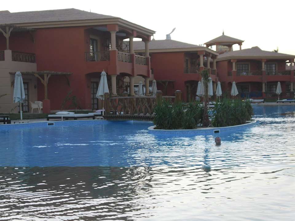 Бассейн-оазис Pickalbatros Alf Leila Wa Leila Resort - Neverland Hurghada