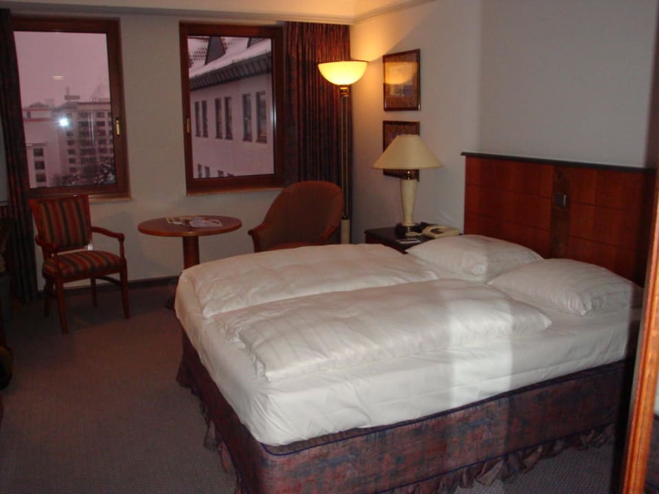 Doppelbett H4 Hotel Hannover Messe