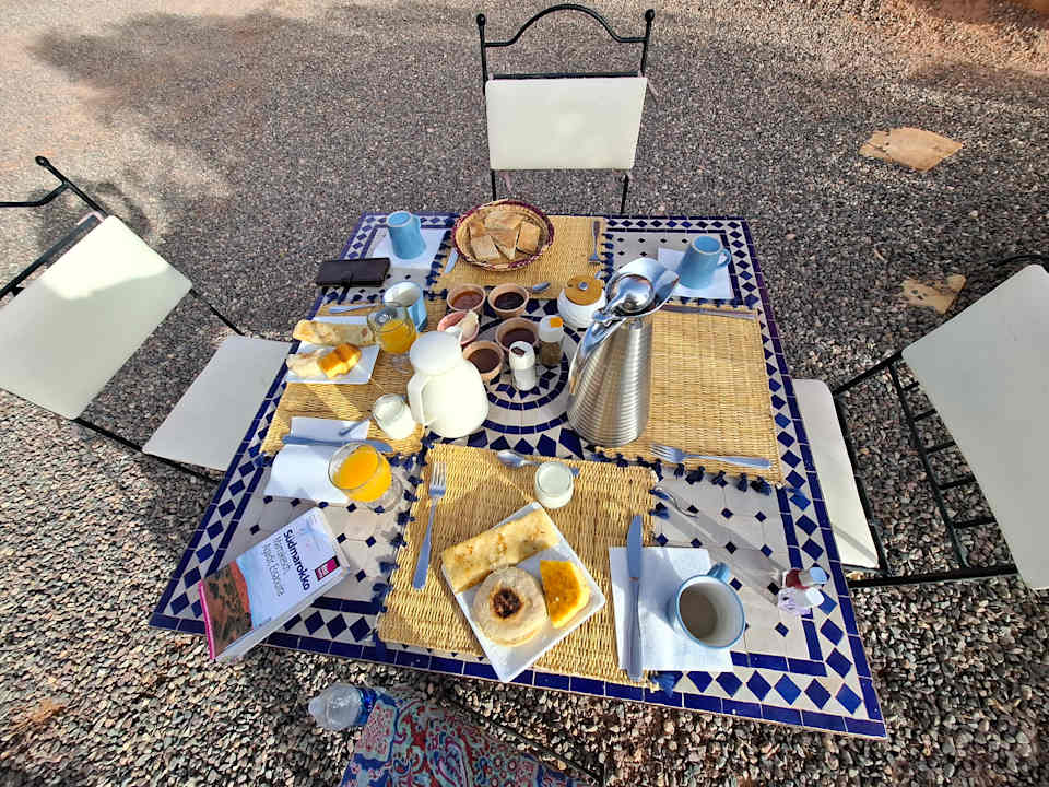 Gastro Paradise of Silence