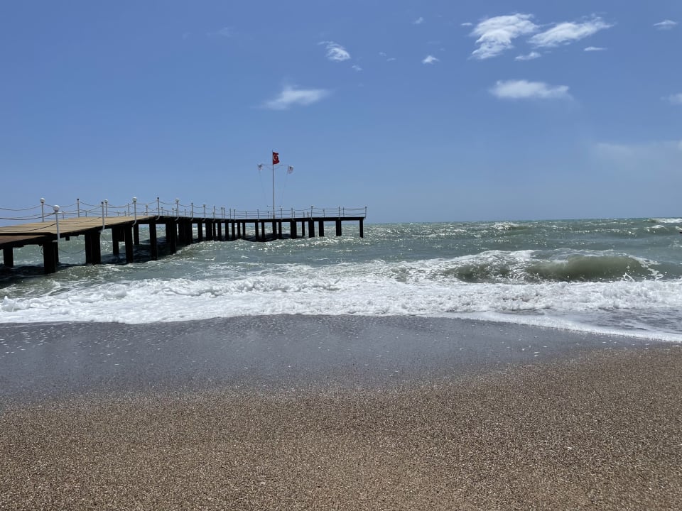 Strand Royal Wings Hotel