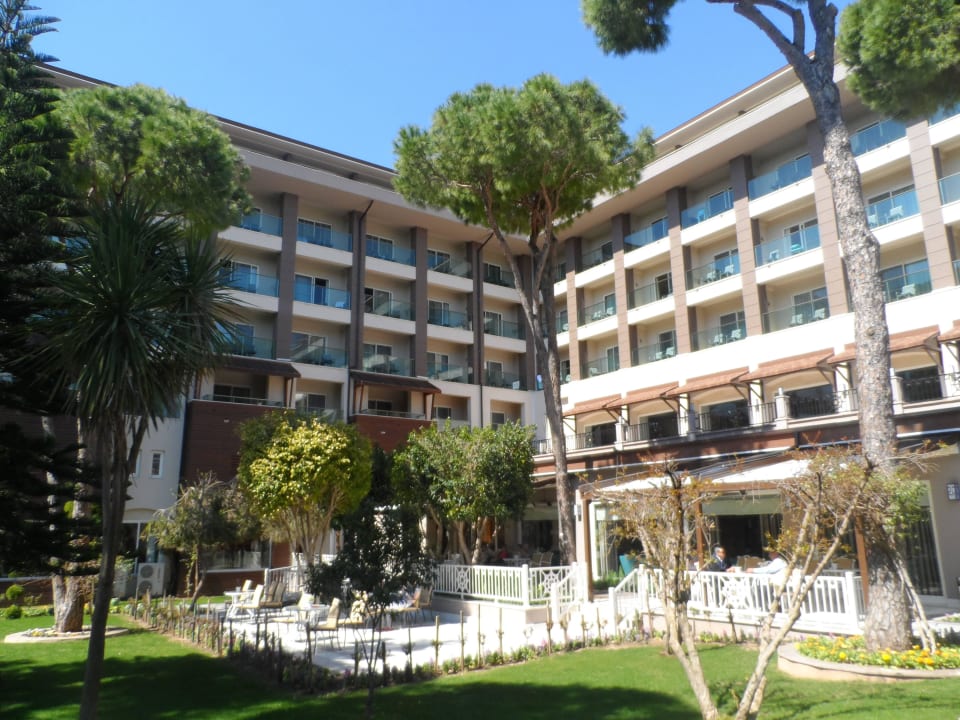 Budynek główny Papillon Ayscha