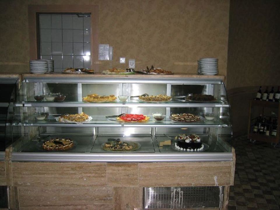 Kuchenbuffet Royal Wings Hotel
