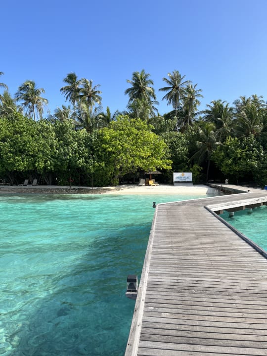 Pool Embudu Village