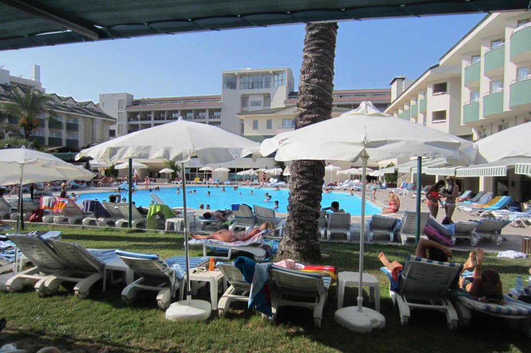 Familienpool Side Breeze Hotel